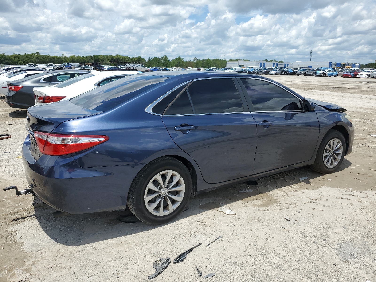 2016 Toyota Camry Le vin: 4T4BF1FK5GR573986