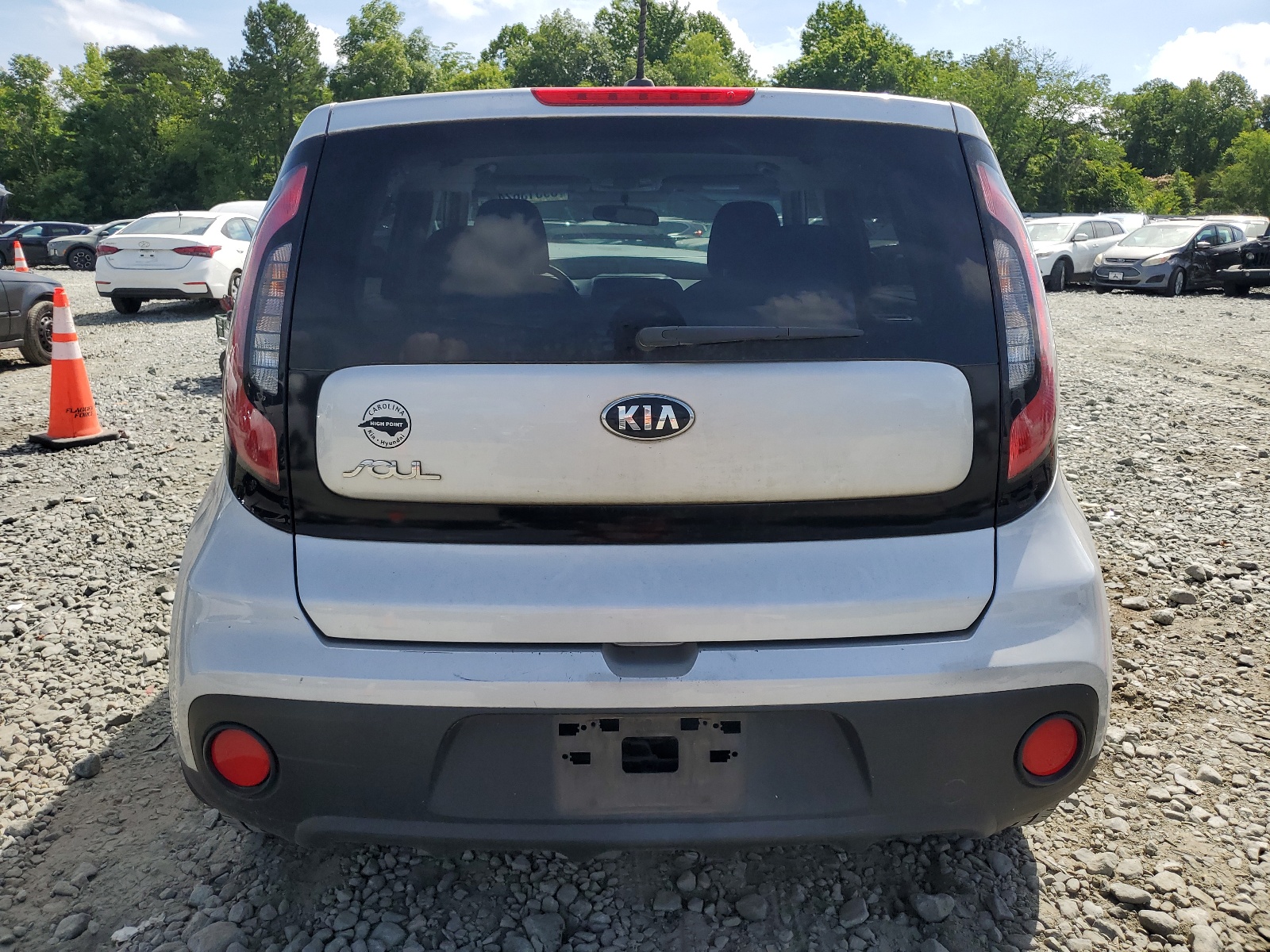 KNDJN2A27J7607443 2018 Kia Soul