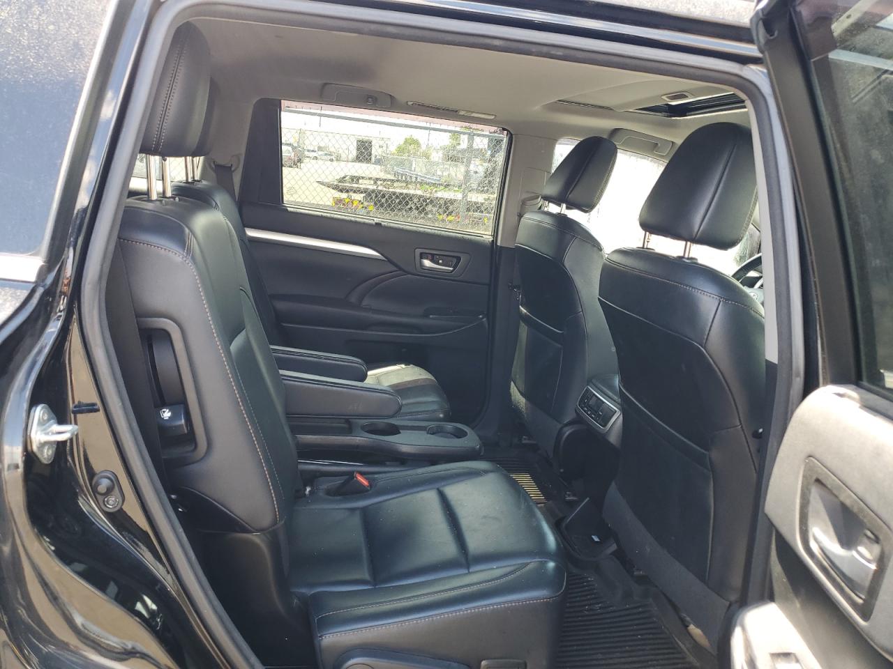 2017 Toyota Highlander Se VIN: 5TDJZRFH0HS397214 Lot: 60109514