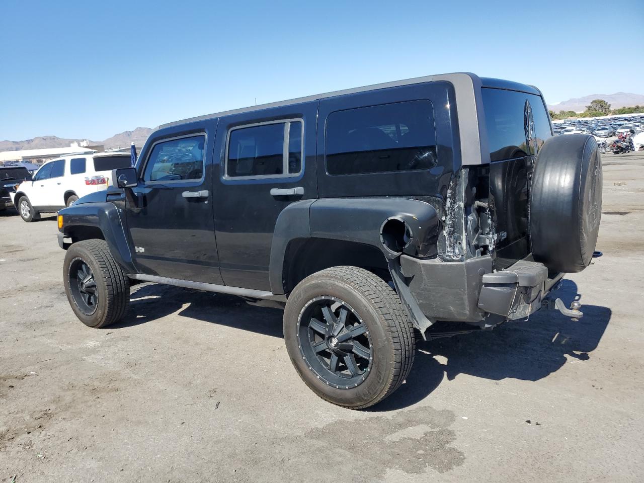 2007 Hummer H3 - Image 2