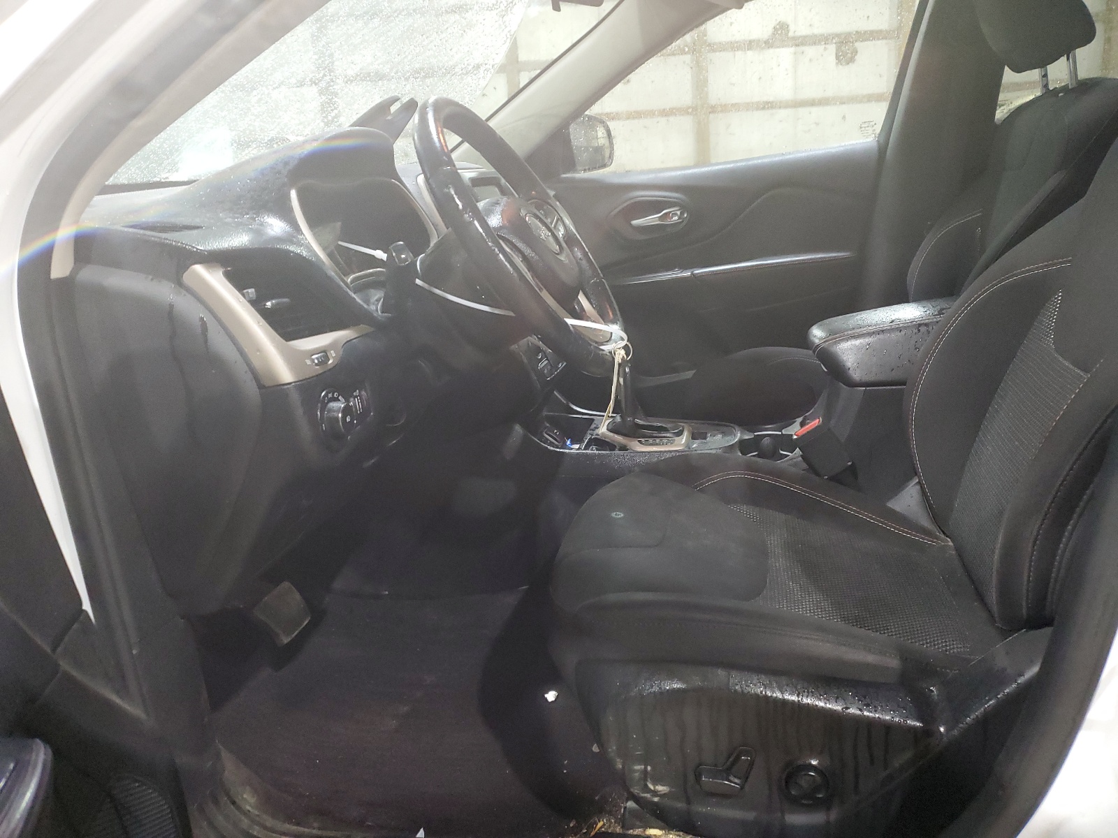 1C4PJLCB0GW369250 2016 Jeep Cherokee Latitude