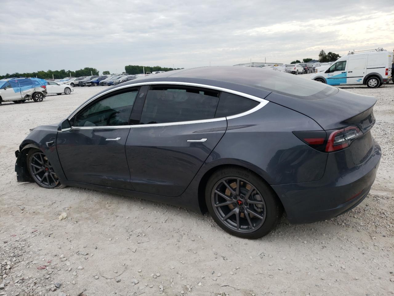 5YJ3E1EA7JF157890 2018 TESLA MODEL 3 - Image 2