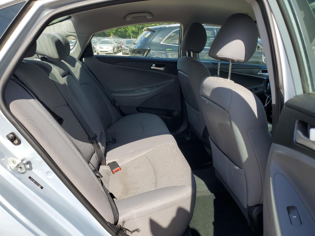 2012 Hyundai Sonata - Image 10