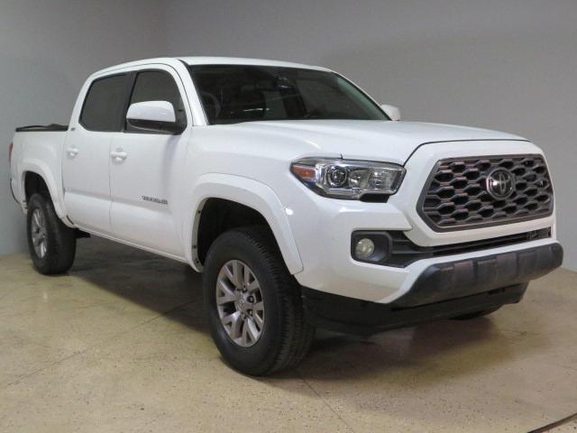 Пікапи TOYOTA TACOMA 2016 Білий