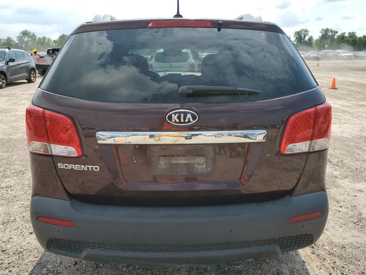 2011 Kia Sorento Base VIN: 5XYKT3A13BG019065 Lot: 64717414