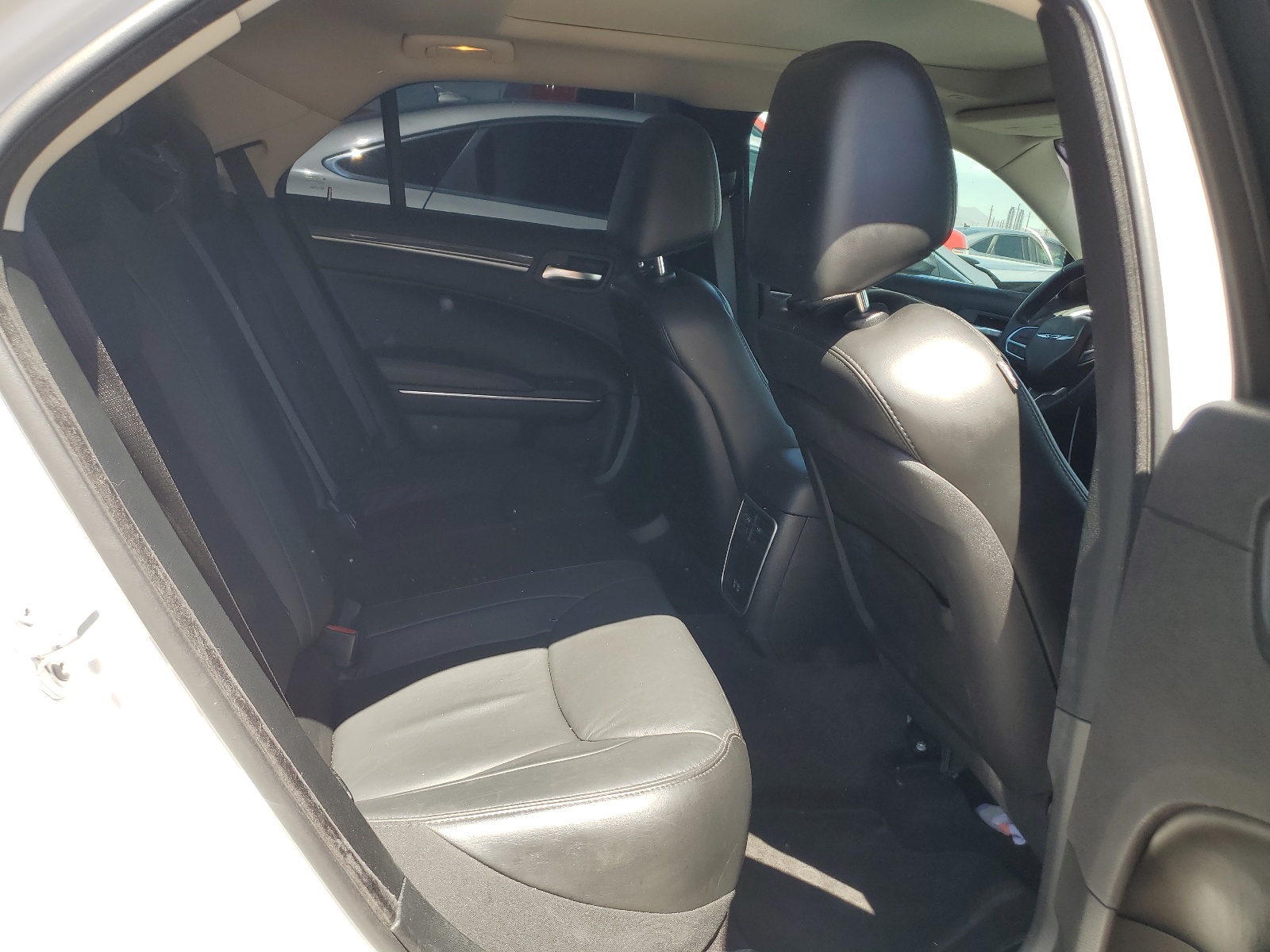 2C3CCAAG2JH130188 2018 Chrysler 300 Touring