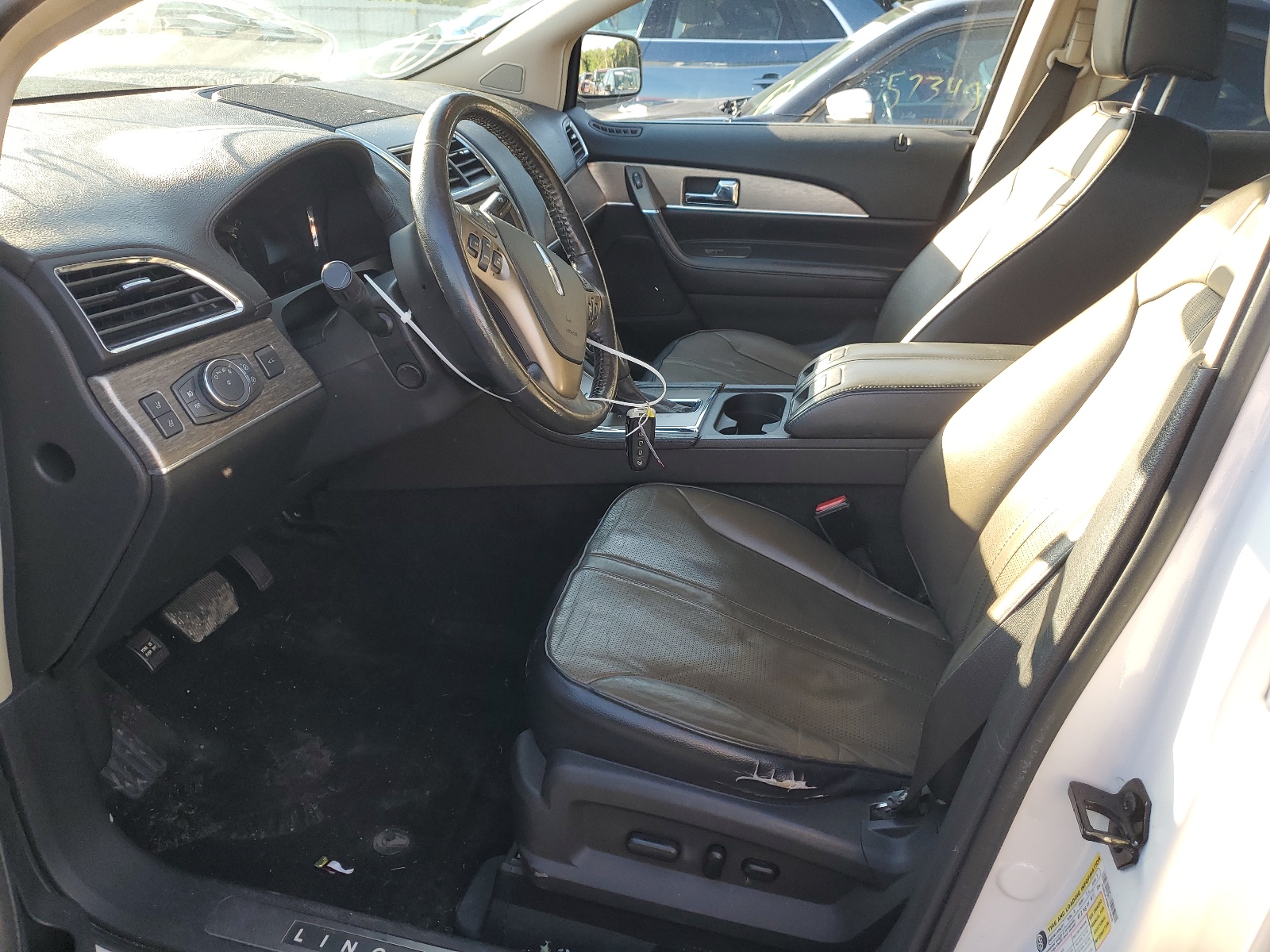 2LMDJ8JK8BBJ16626 2011 Lincoln Mkx