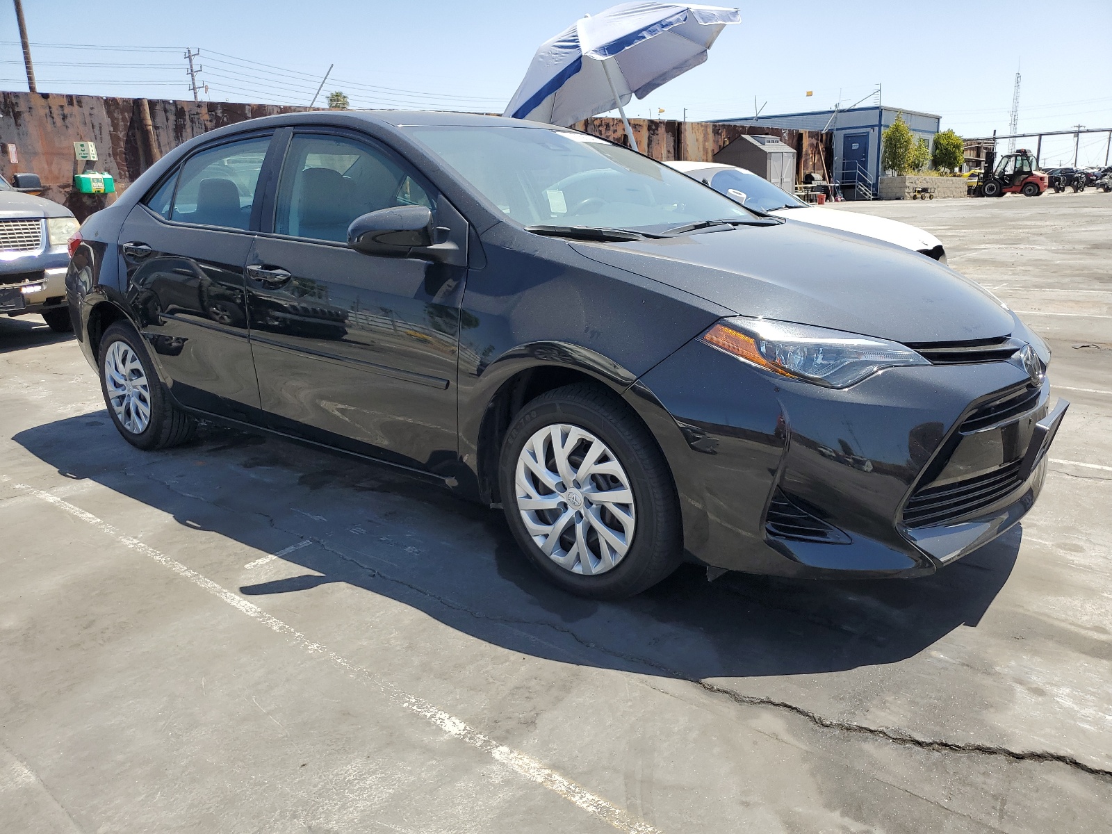 2018 Toyota Corolla L vin: 5YFBURHE4JP799855