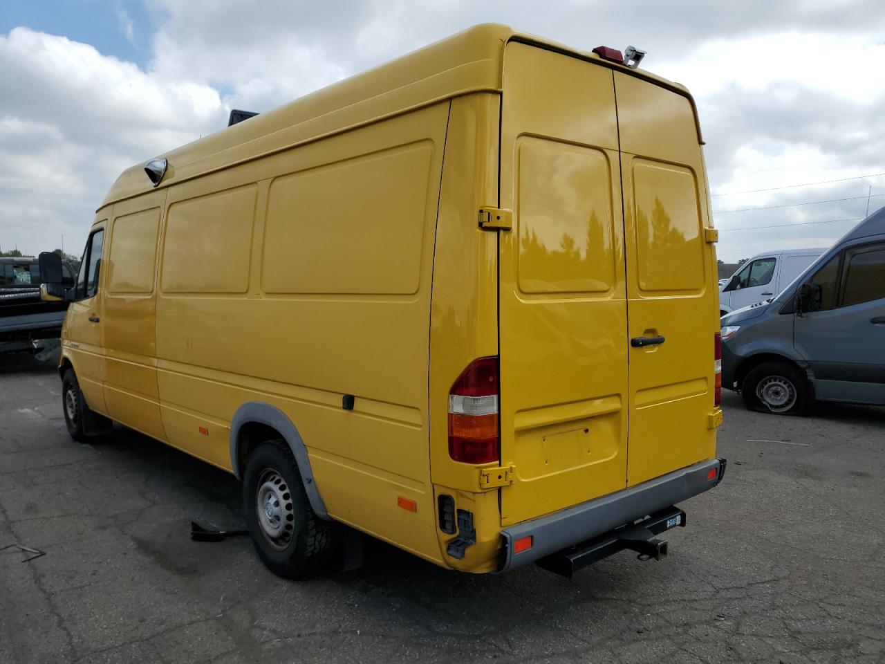 2005 Dodge Sprinter 2500 VIN: WD0PD744755859435 Lot: 57656044