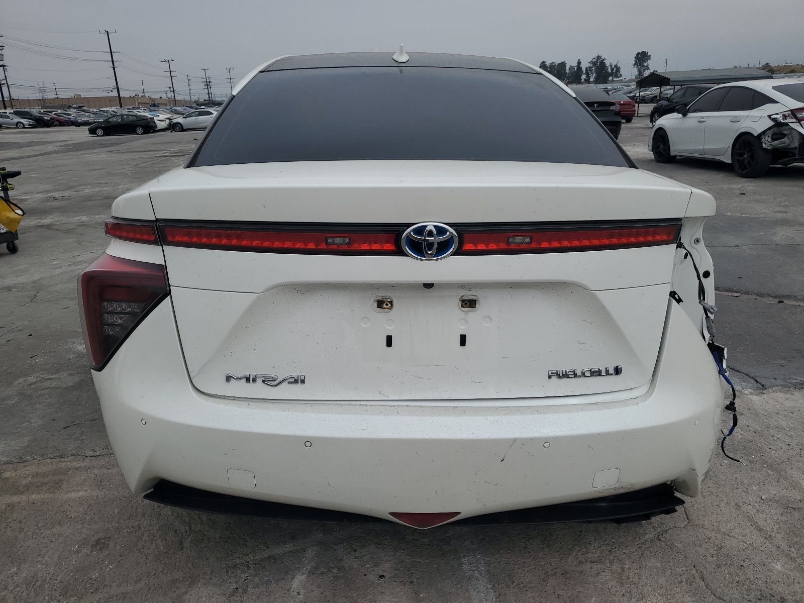 2018 Toyota Mirai vin: JTDBVRBD2JA004450