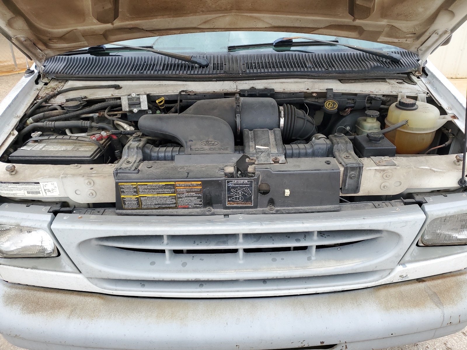 1FTNE2421XHB35143 1999 Ford Econoline E250 Van