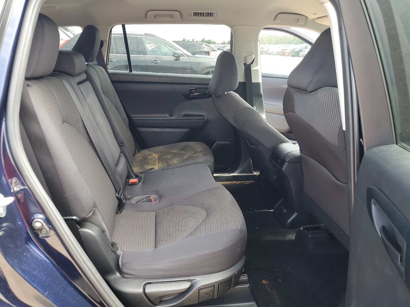 5TDCZRAH0NS134555 2022 Toyota Highlander L