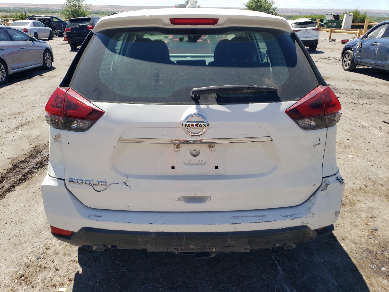 2019 Nissan Rogue S vin: 5N1AT2MT7KC772097