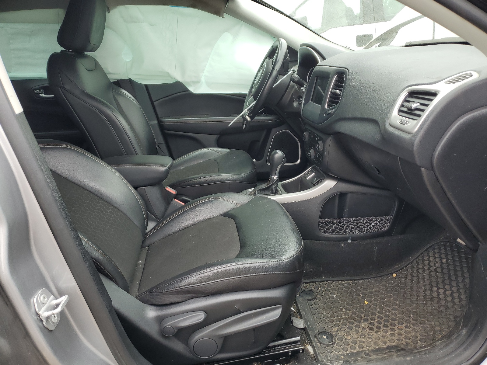 3C4NJCBB9LT205732 2020 Jeep Compass Latitude