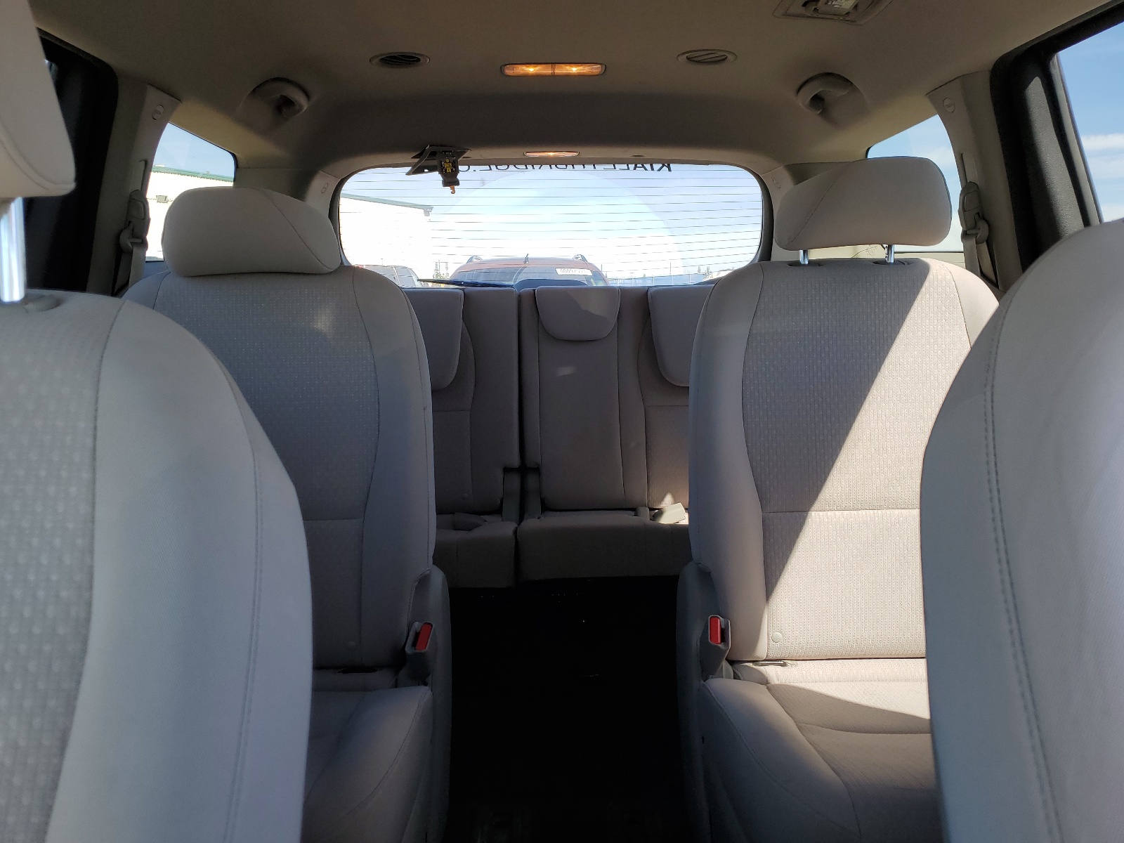 KNDMB5C10H6277379 2017 Kia Sedona Lx