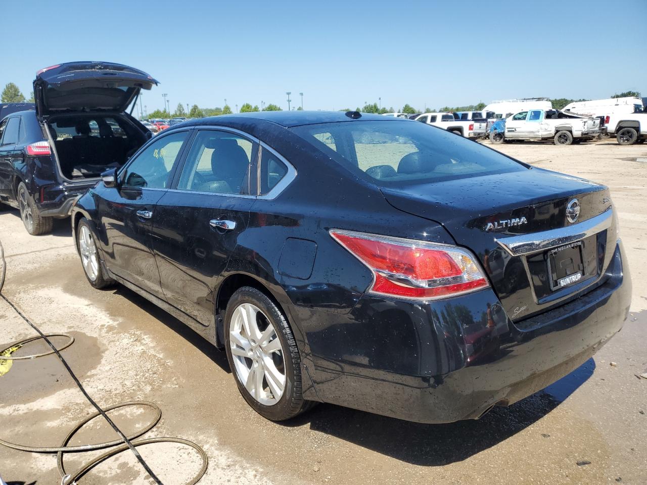 2015 Nissan Altima - Image 2