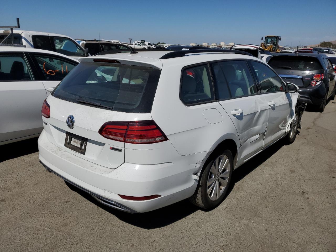2019 Volkswagen Golf - Image 3