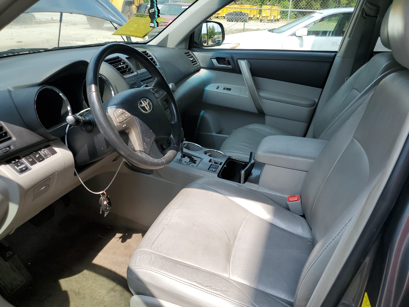 5TDJK3EHXAS026960 2010 Toyota Highlander Se