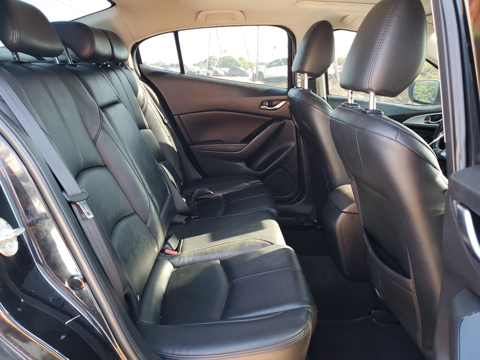 3MZBN1V30JM169840 2018 Mazda 3 Touring