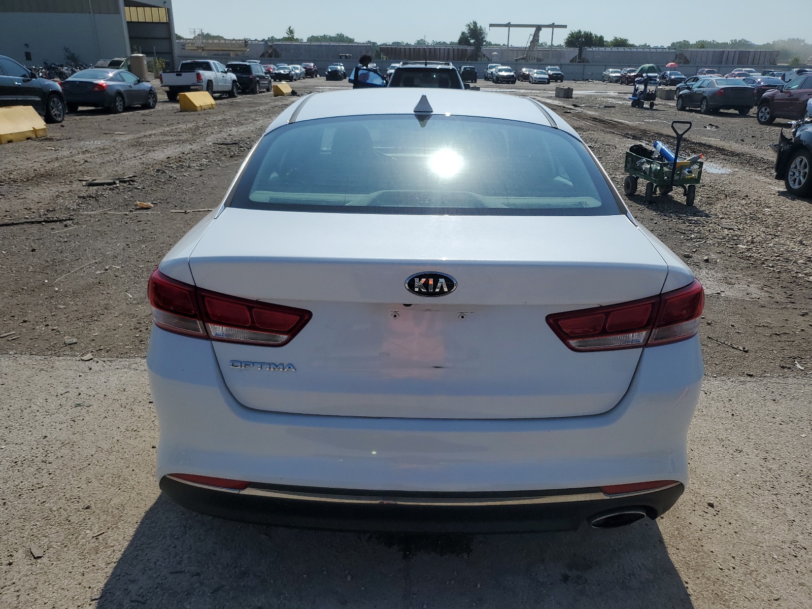 5XXGT4L35HG140476 2017 Kia Optima Lx