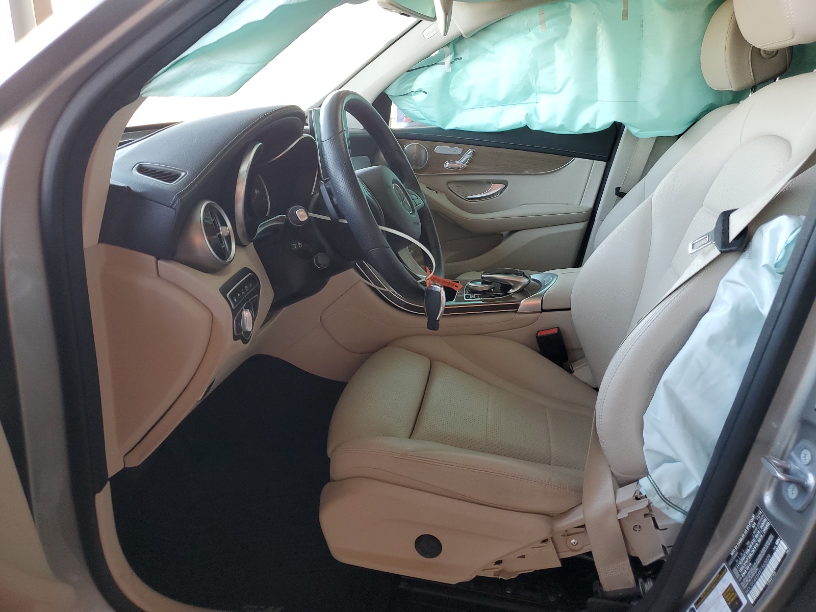 WDC0G4KB4KF563029 2019 Mercedes-Benz Glc 300 4Matic