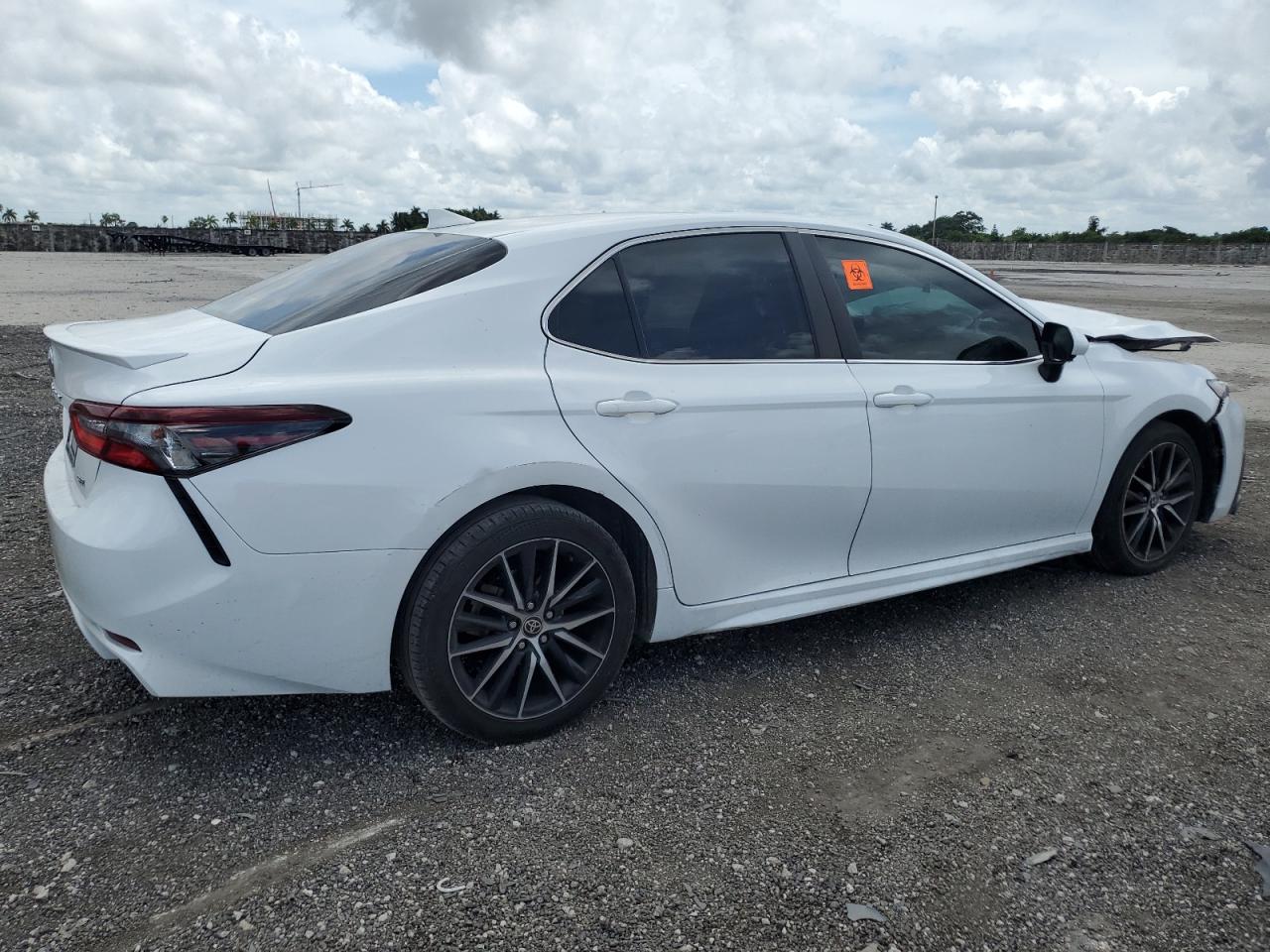 2021 Toyota Camry - Image 3