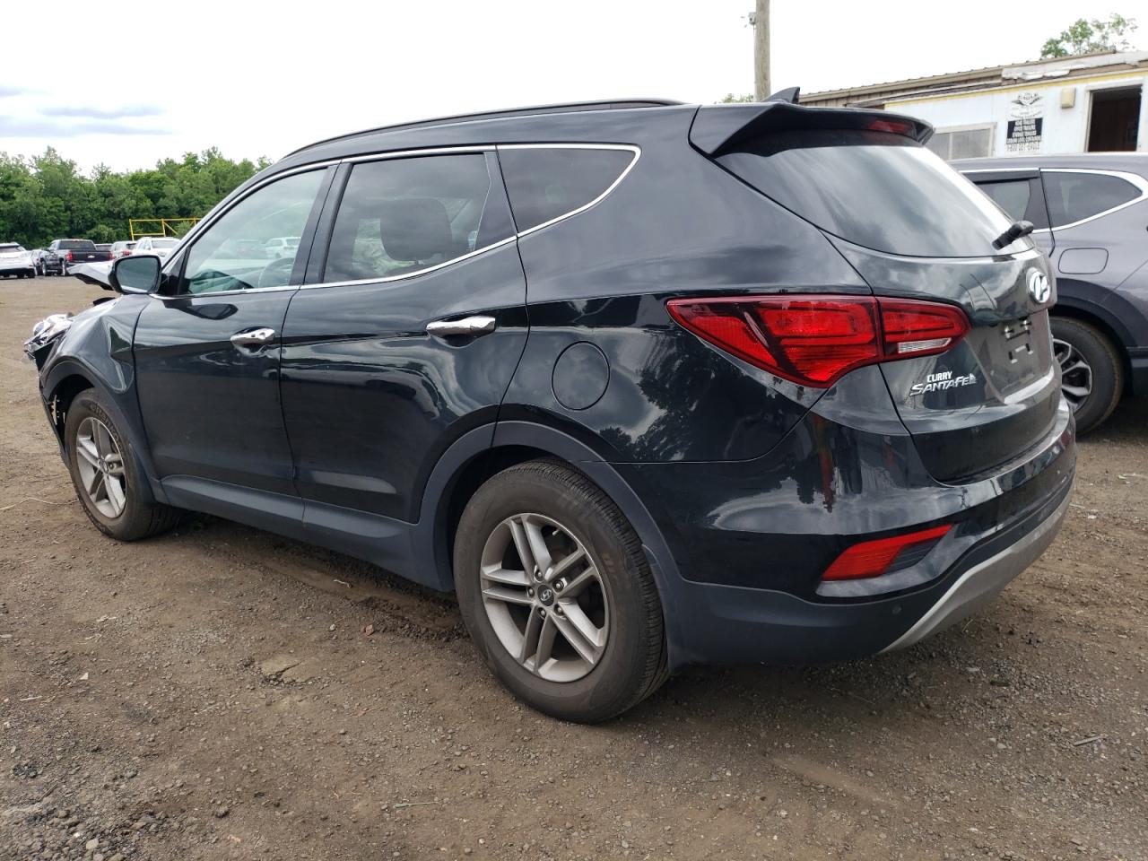 VIN 5NMZUDLB4HH045647 2017 HYUNDAI SANTA FE no.2