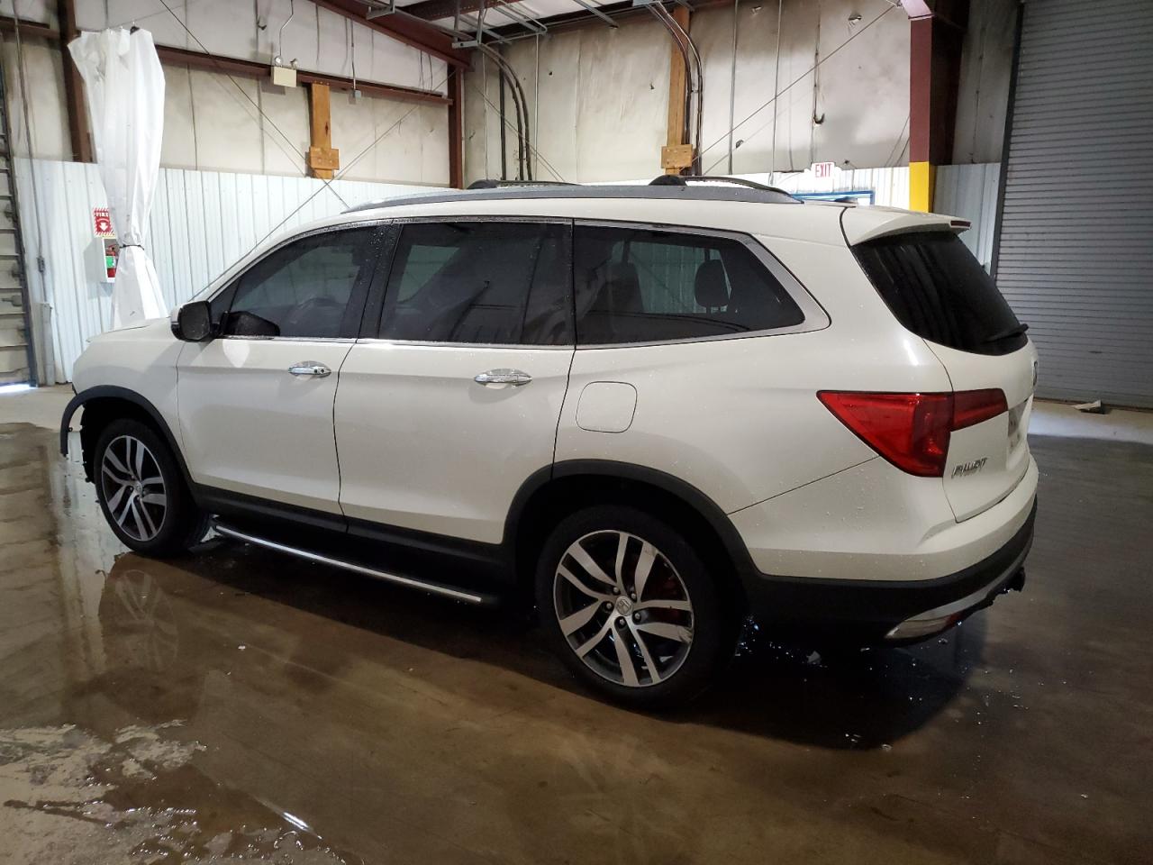 2017 Honda Pilot - Image 2