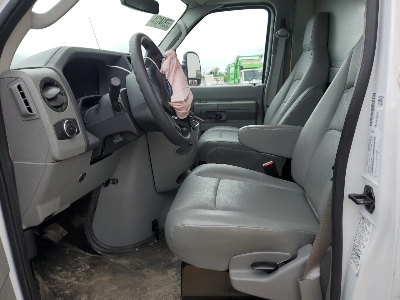 2022 Ford Econoline E350 Super Duty Cutaway Van VIN: 1FDWE3FK9NDC29780 Lot: 57814124