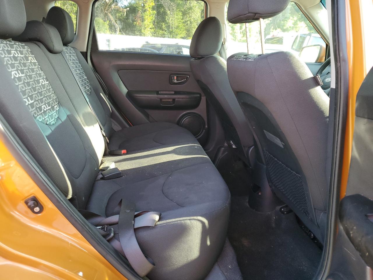 2011 Kia Soul + VIN: KNDJT2A22B7275919 Lot: 57264864