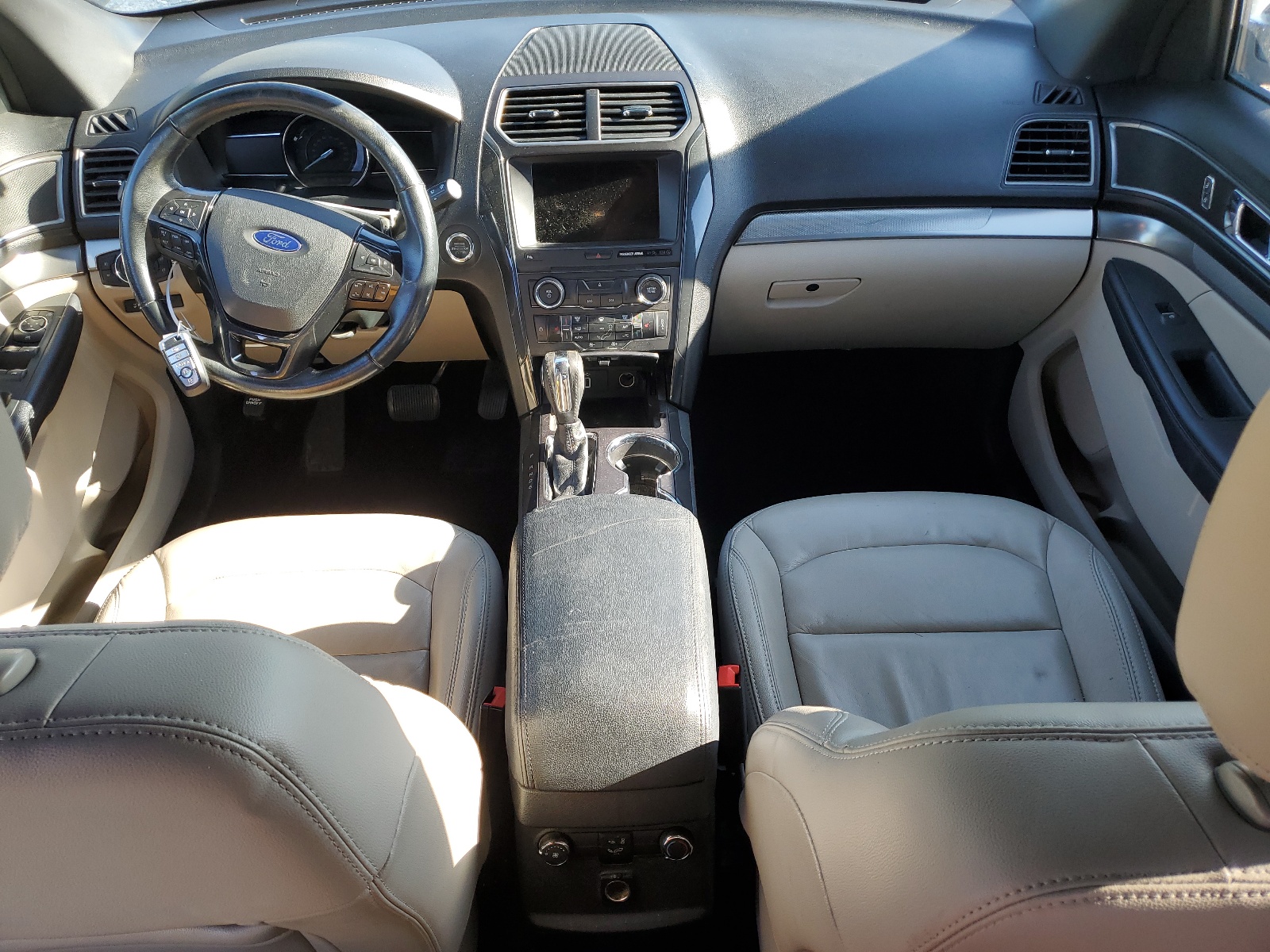 1FM5K8D83JGB55662 2018 Ford Explorer Xlt