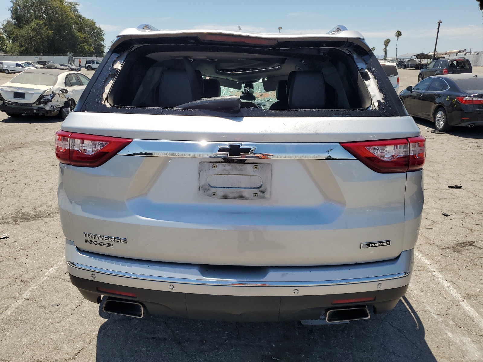 1GNERKKW3JJ127241 2018 Chevrolet Traverse Premier