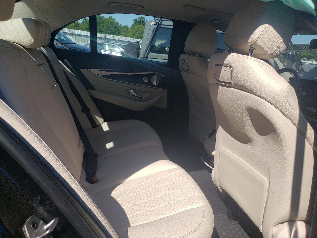 2019 Mercedes-Benz E 300 4Matic VIN: WDDZF4KB2KA586716 Lot: 58196194
