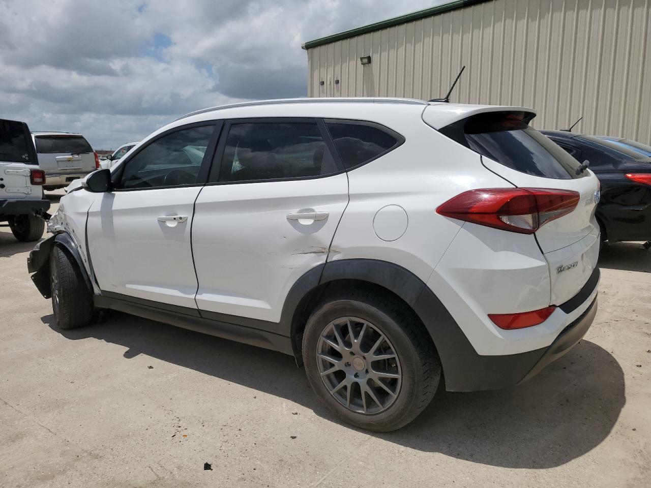 KM8J3CA2XGU044616 2016 HYUNDAI TUCSON - Image 2