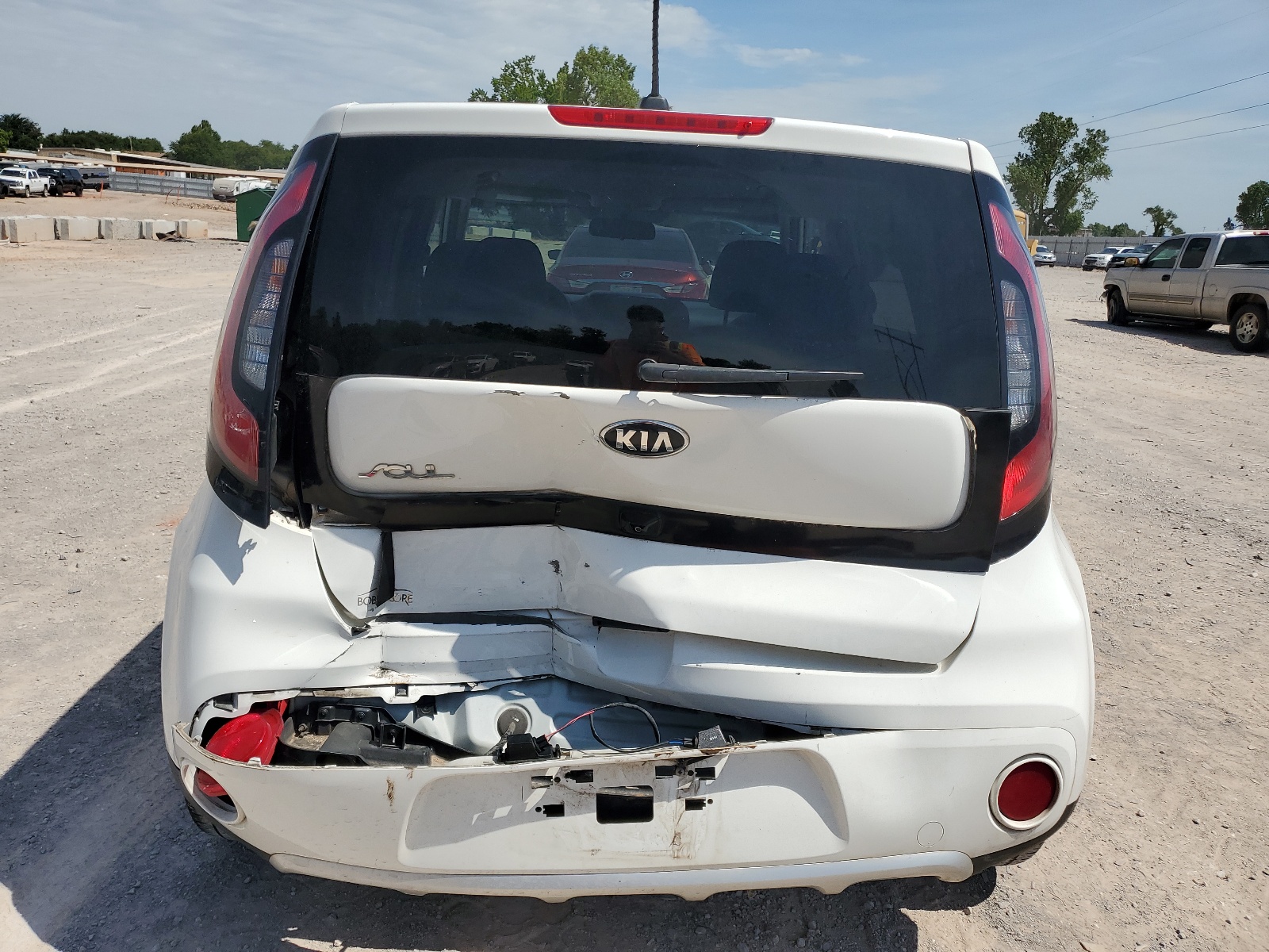 KNDJP3A50J7551601 2018 Kia Soul +