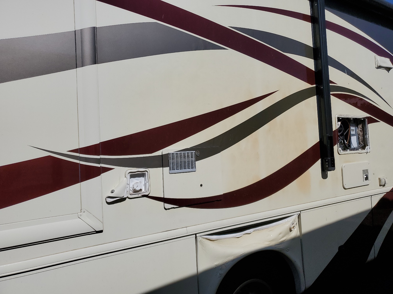 1F6NF53Y490A01784 2010 Damon Daybreak 36Ds Motorhome