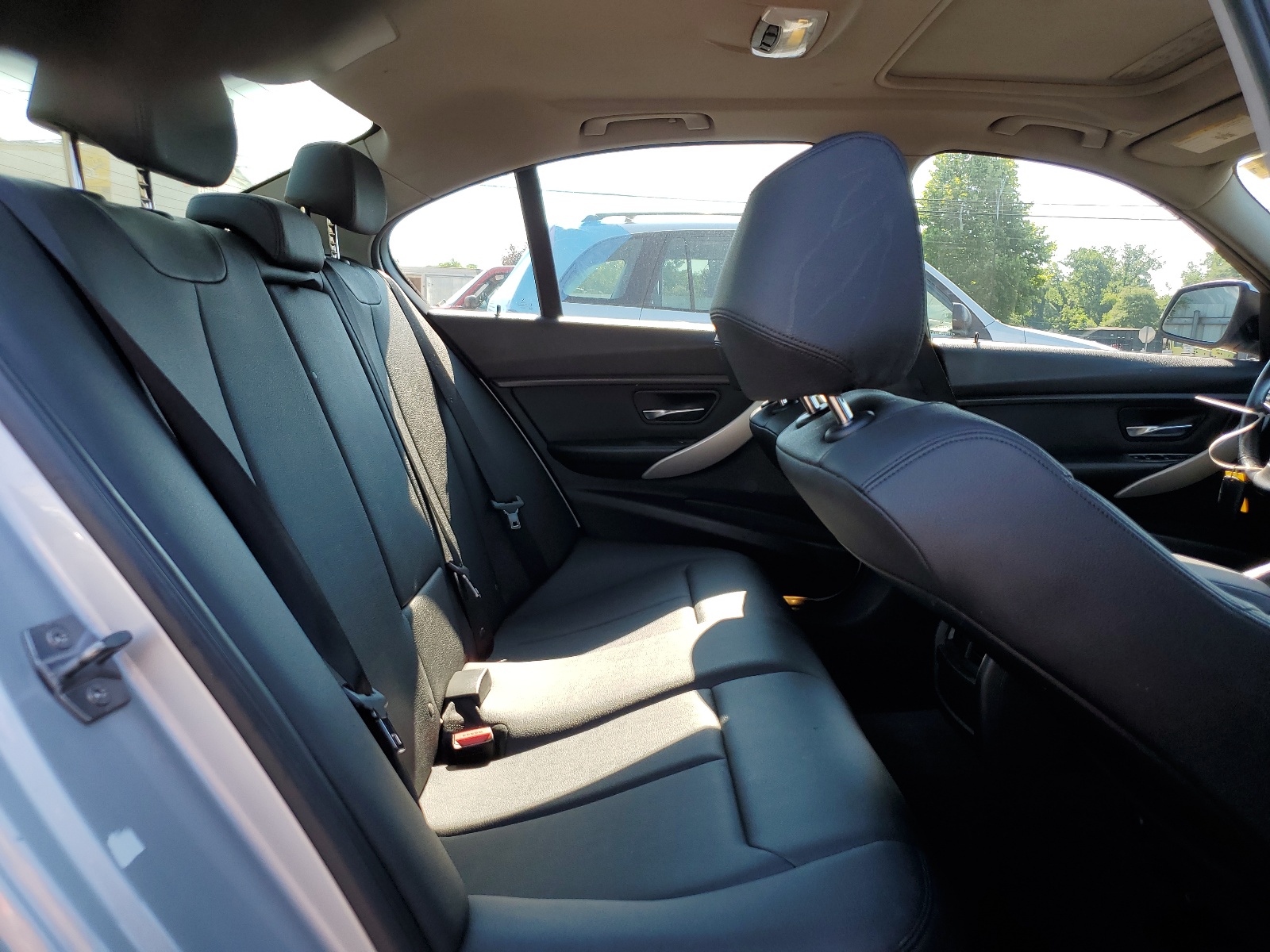 WBA3C3G55ENR25470 2014 BMW 320 I xDrive