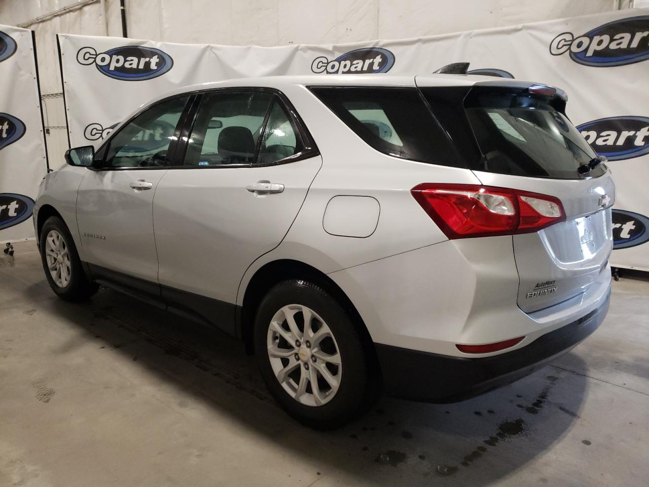 2019 Chevrolet Equinox - Image 2