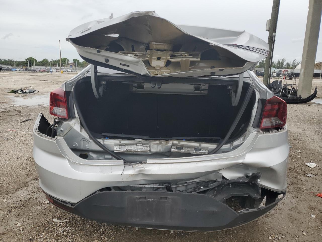 2020 Hyundai Elantra Se VIN: 5NPD74LF5LH511571 Lot: 58331754