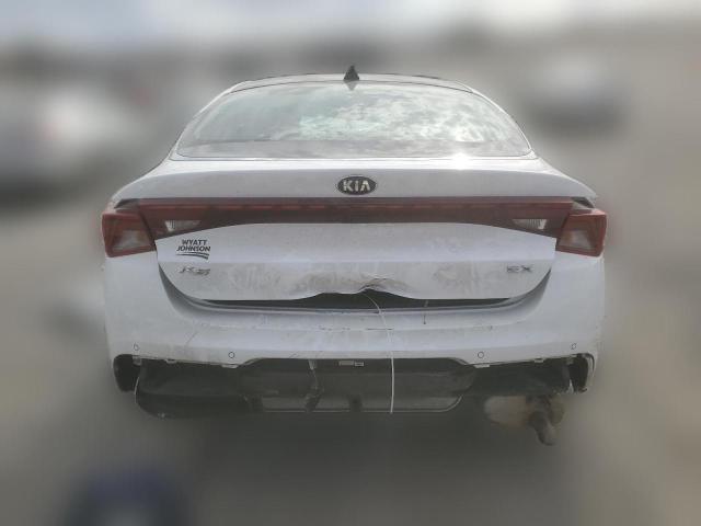  KIA K5 2021 Белый