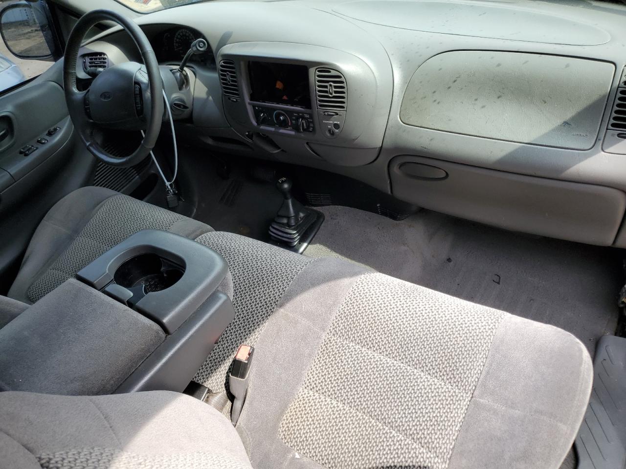 2002 Ford F150 VIN: 1FTRF18W22NB15676 Lot: 59076984