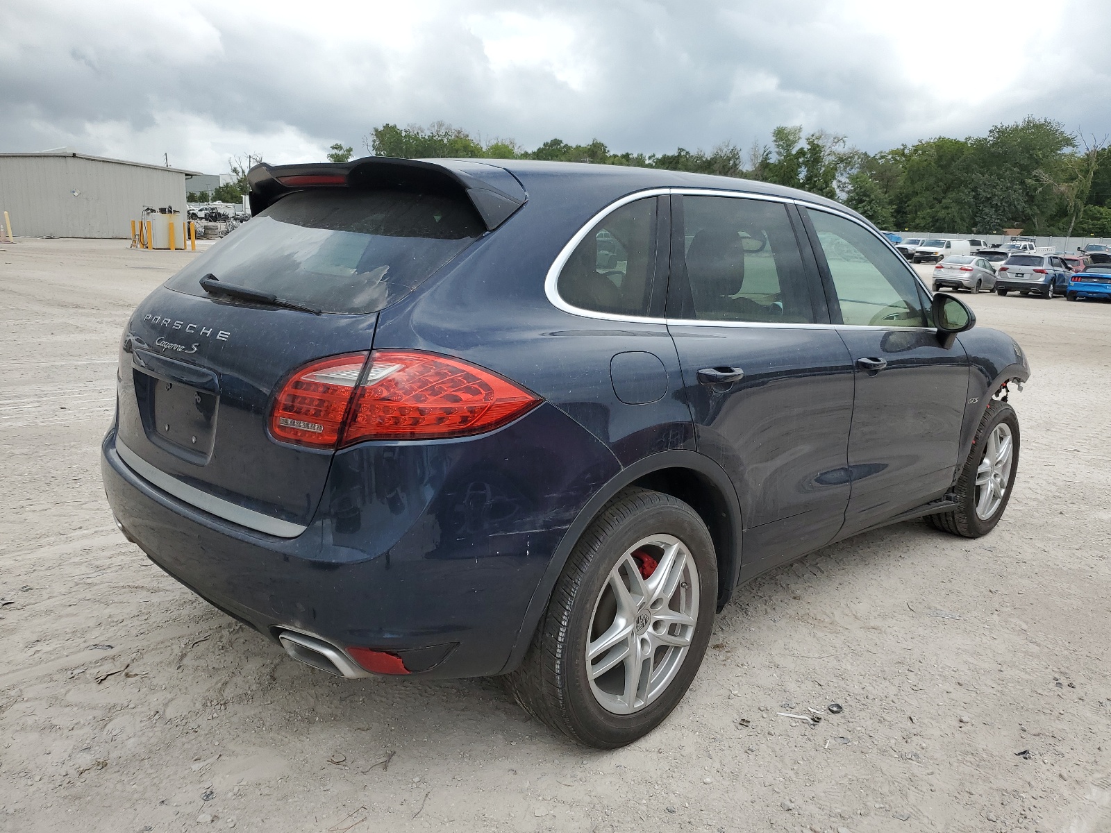 2012 Porsche Cayenne vin: WP1AA2A29CLA09827