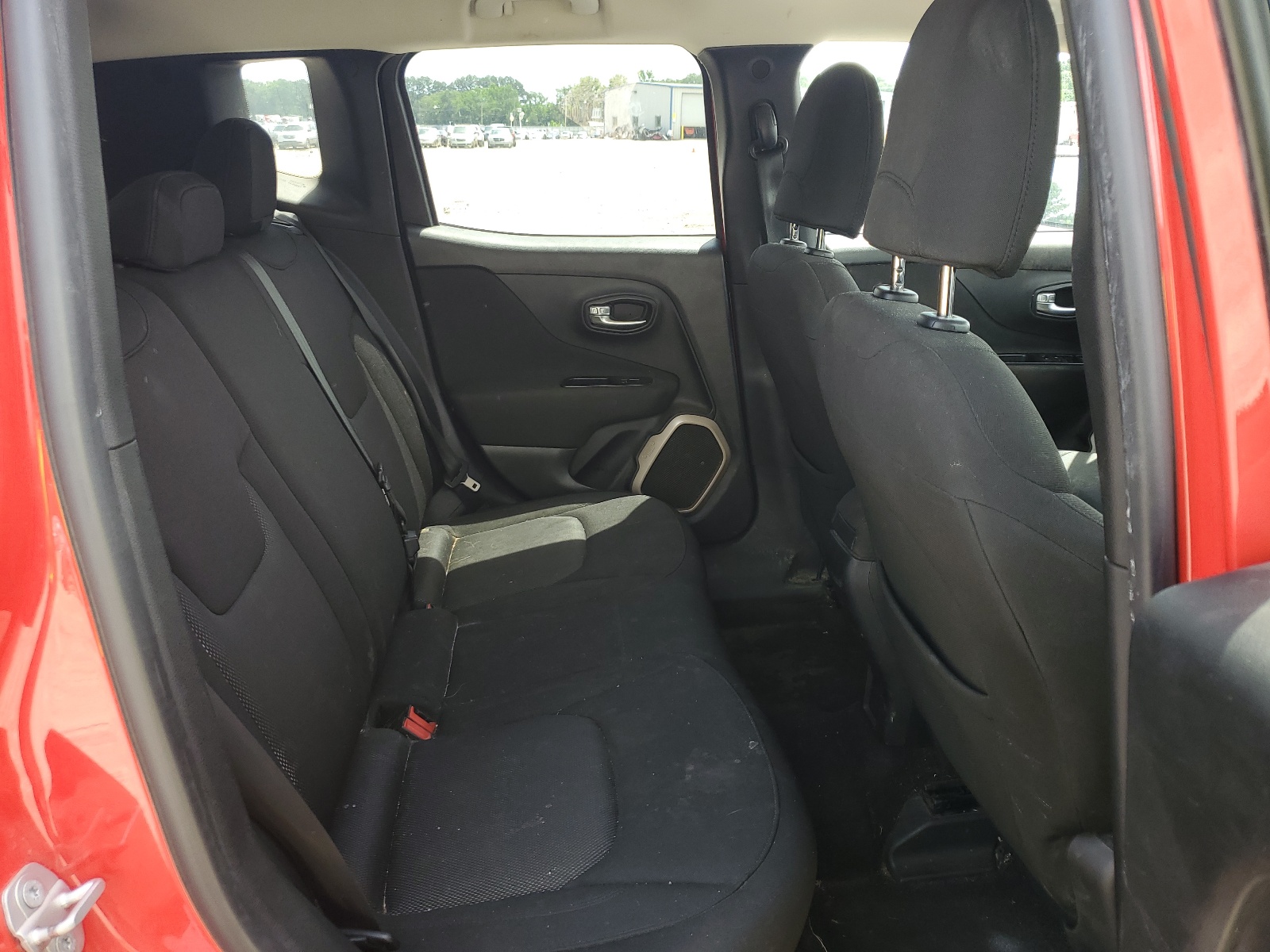 ZACCJABT6FPB27930 2015 Jeep Renegade Latitude