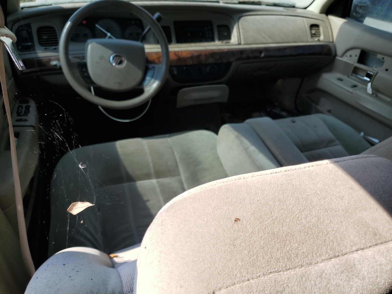 2MEFM74W85X670764 2005 Mercury Grand Marquis Gs