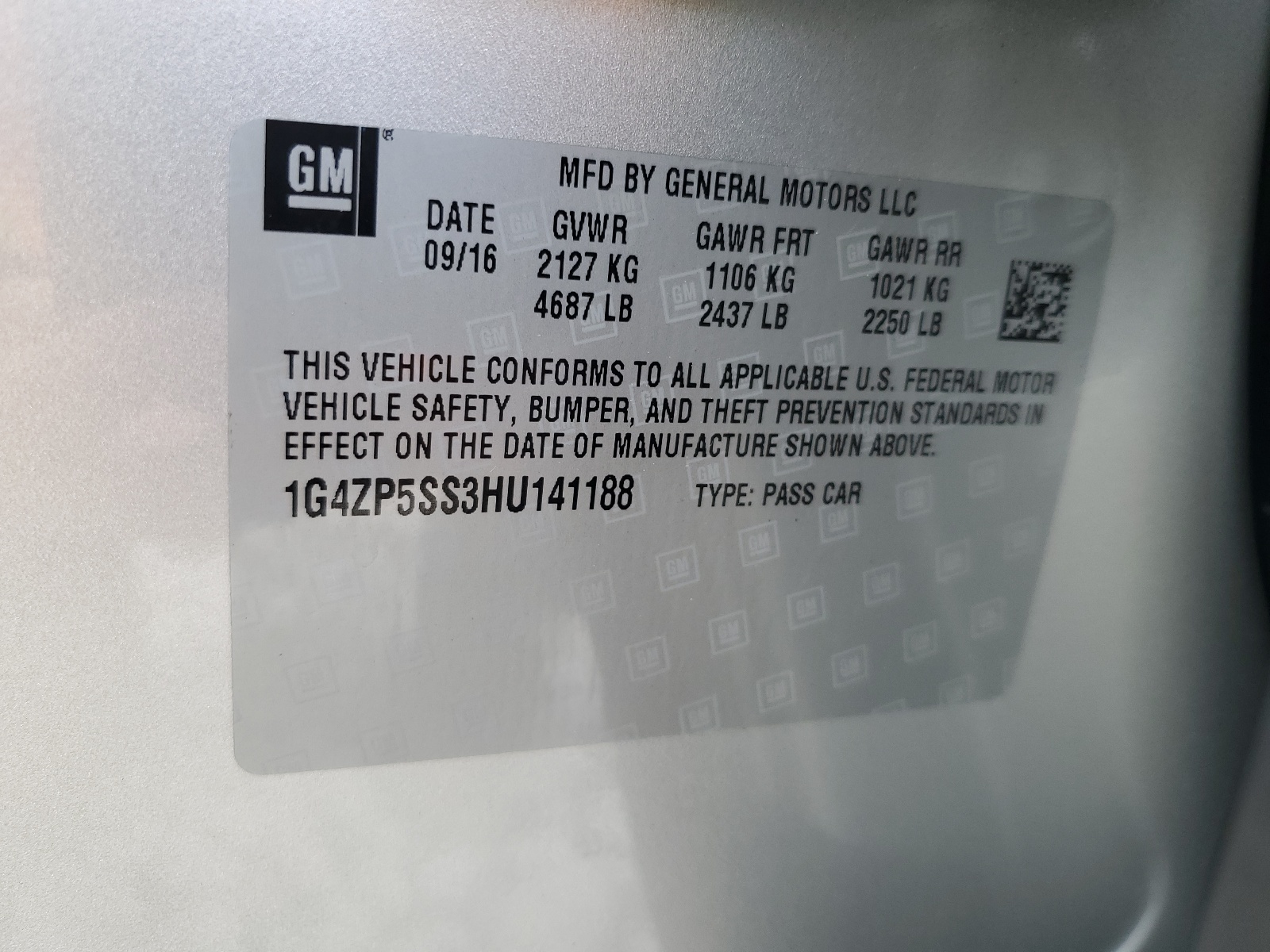 1G4ZP5SS3HU141188 2017 Buick Lacrosse Essence