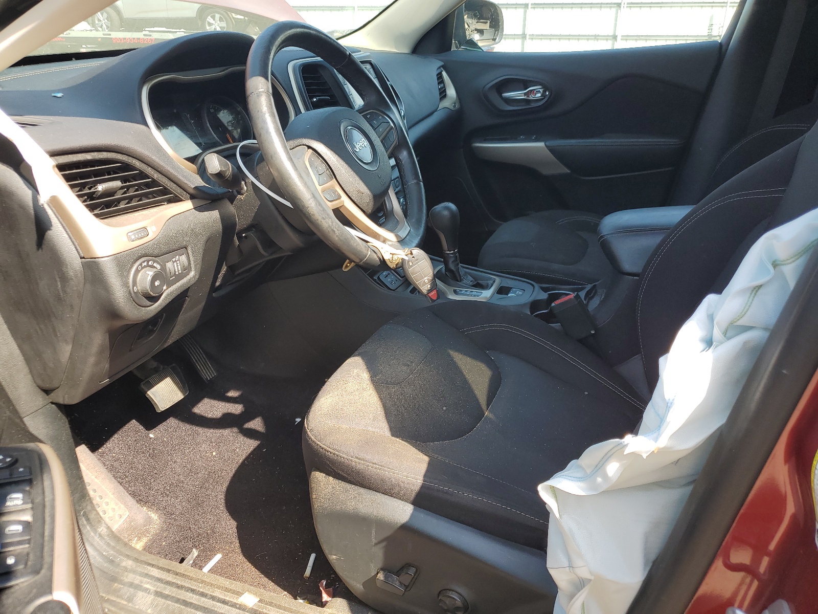 1C4PJLCBXHW640543 2017 Jeep Cherokee Latitude