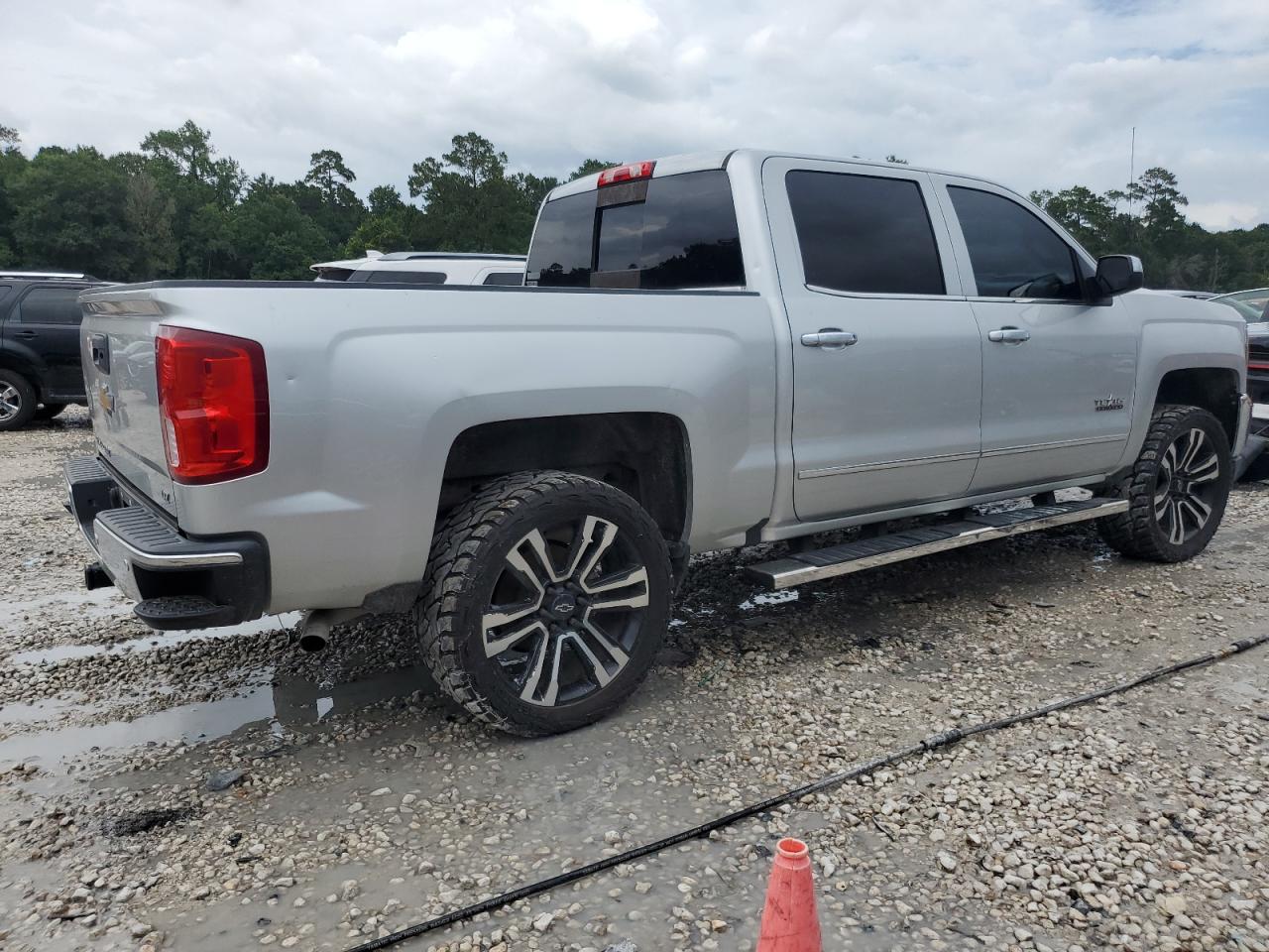 2017 Chevrolet Silverado - Image 3