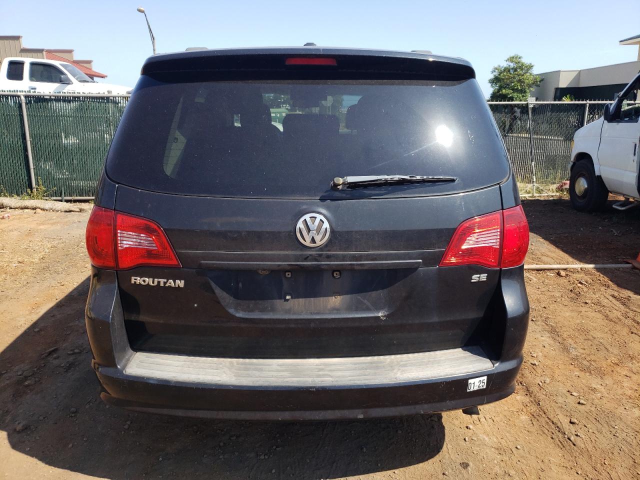 2C4RVABG0CR146207 2012 Volkswagen Routan Se