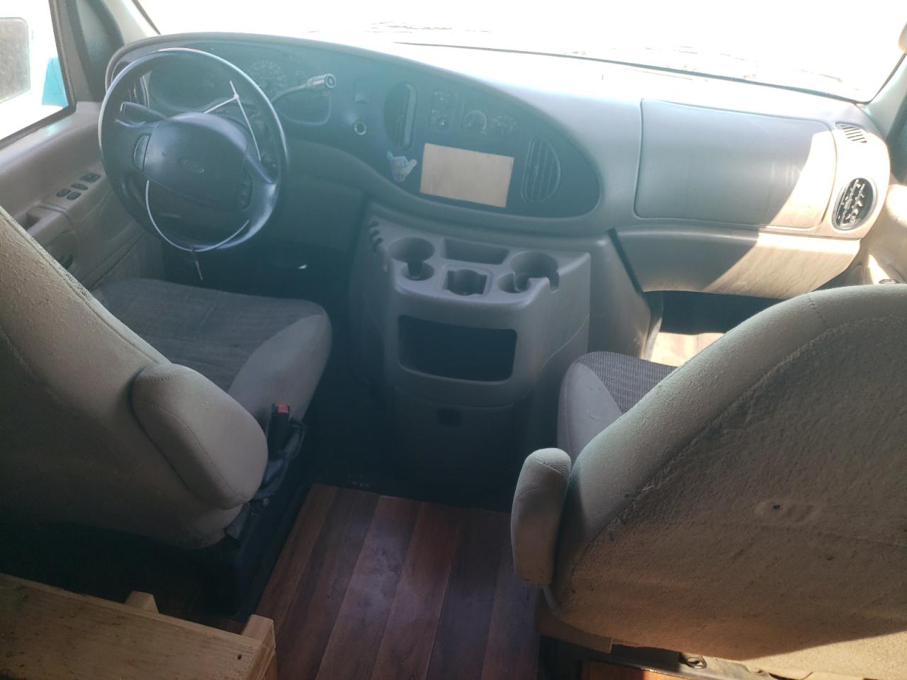 2001 Ford Econoline E350 Super Duty Wagon VIN: 1FBSS31S71HB68147 Lot: 58757144