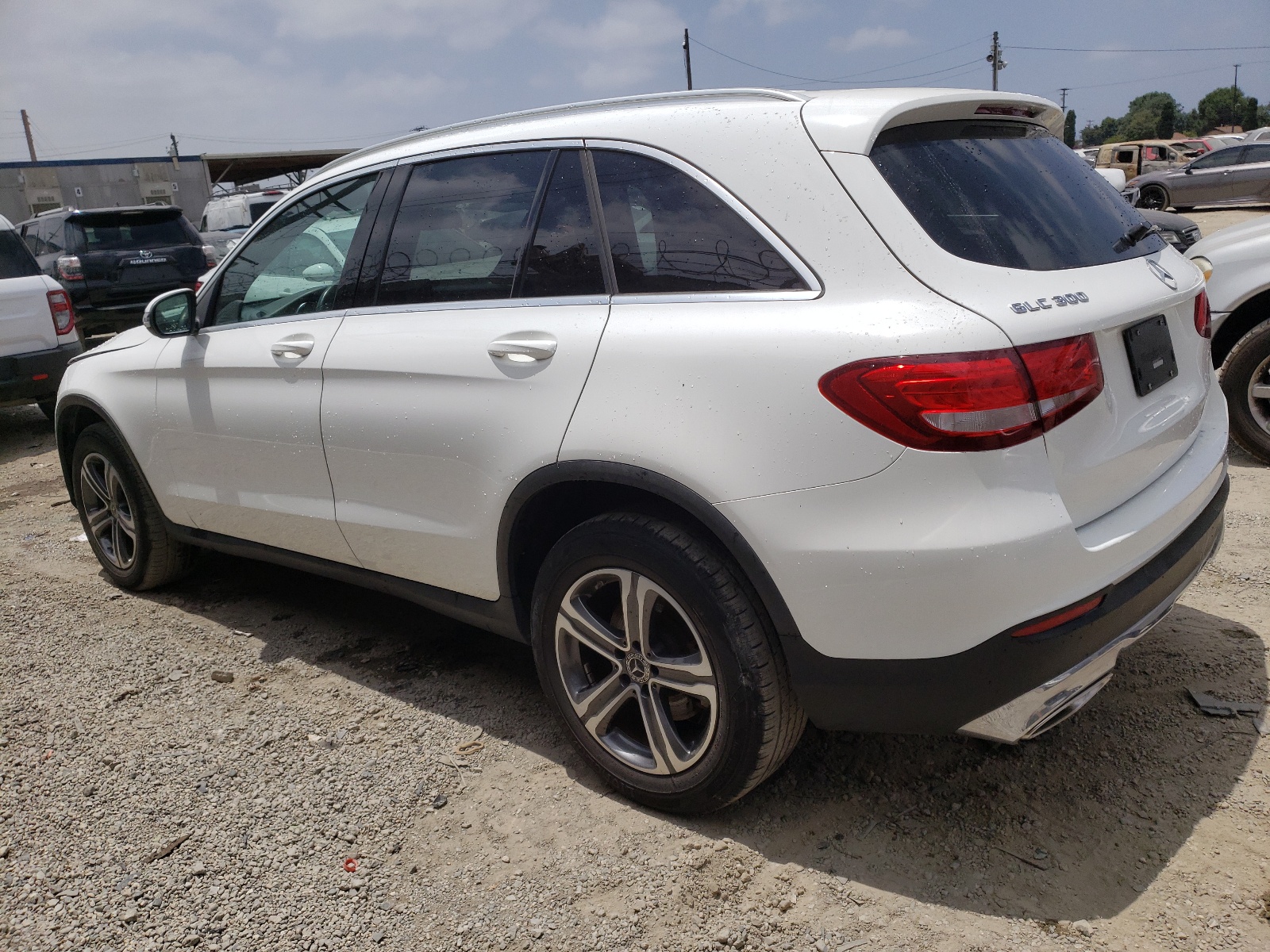 2019 Mercedes-Benz Glc 300 vin: WDC0G4JB2KV158200